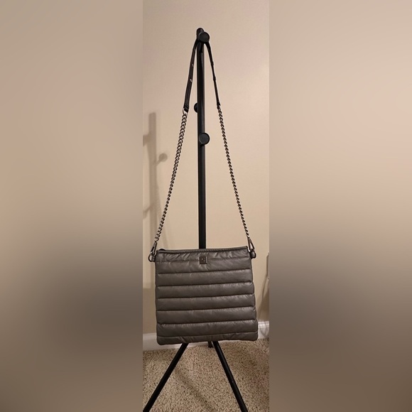 THINK ROYLN women’s quilted crossbody bag pewter detail chain and leather strap - Picture 12 of 13